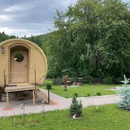White Spring Glamping אוהל מפואר קאמפולונג מולדובנסק