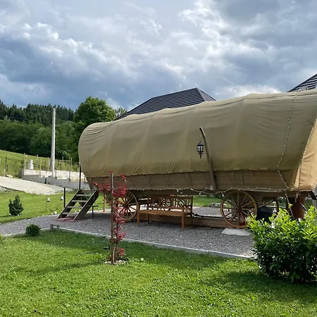 White Spring Glamping * קאמפולונג מולדובנסק