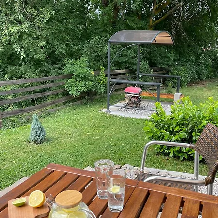 אוהל מפואר White Spring Glamping קאמפולונג מולדובנסק